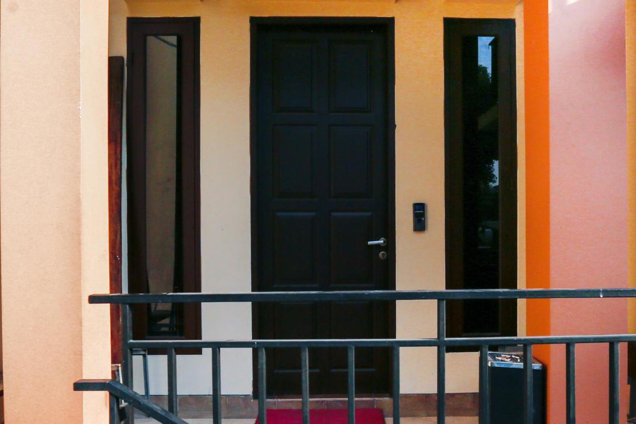 Super Oyo 3109 Point Inn Jakarta Exterior photo
