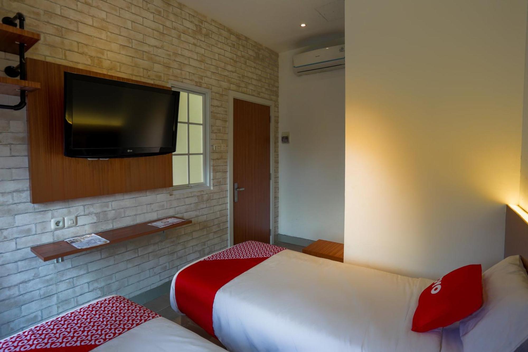 Super Oyo 3109 Point Inn Jakarta Exterior photo