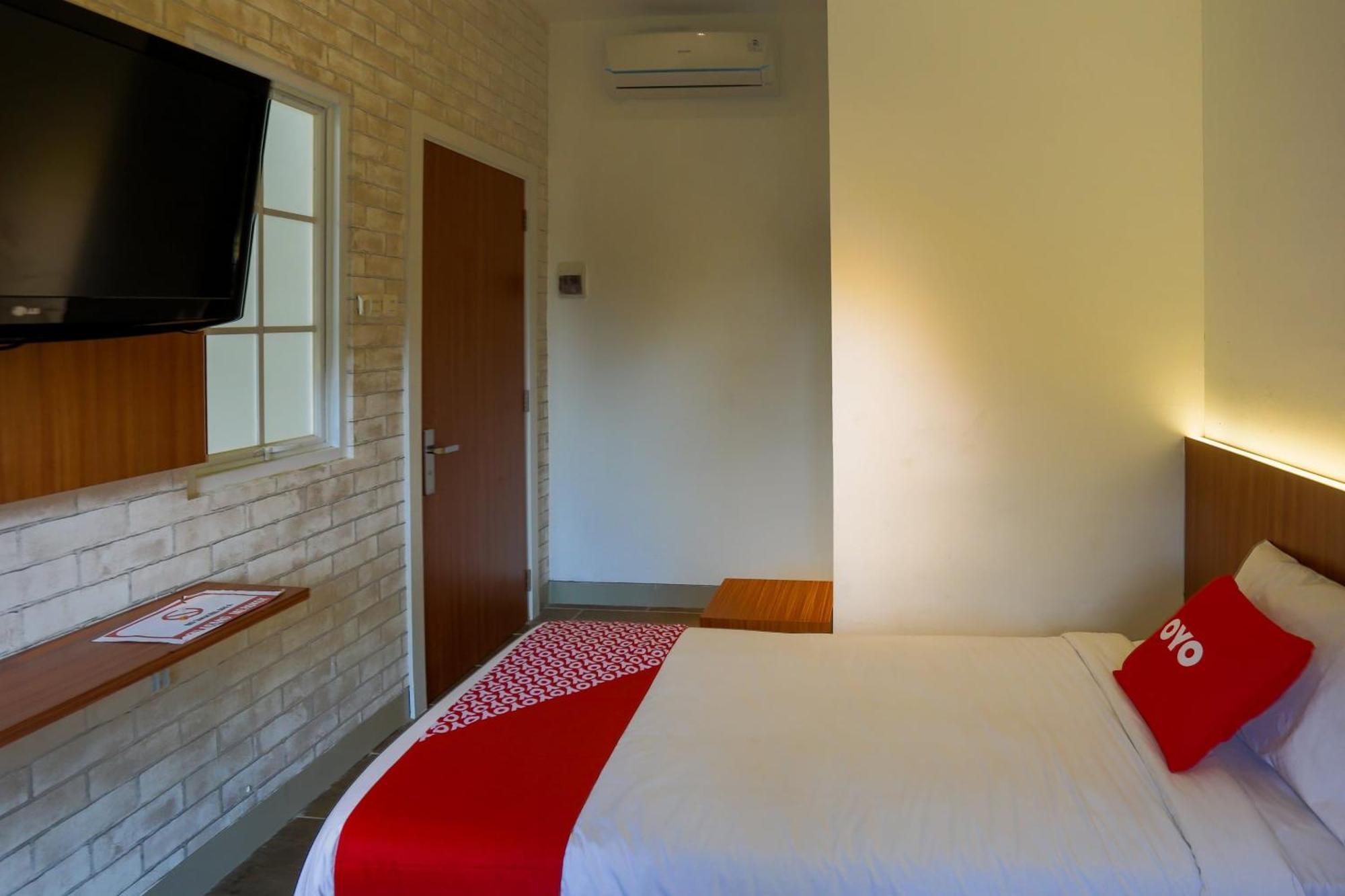 Super Oyo 3109 Point Inn Jakarta Exterior photo
