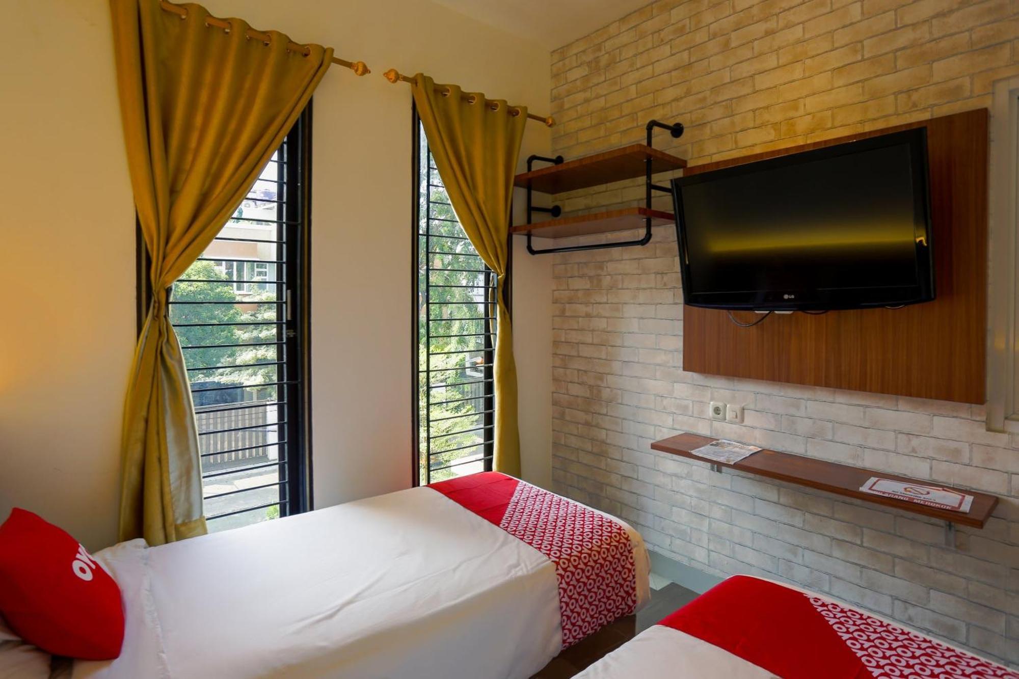 Super Oyo 3109 Point Inn Jakarta Exterior photo