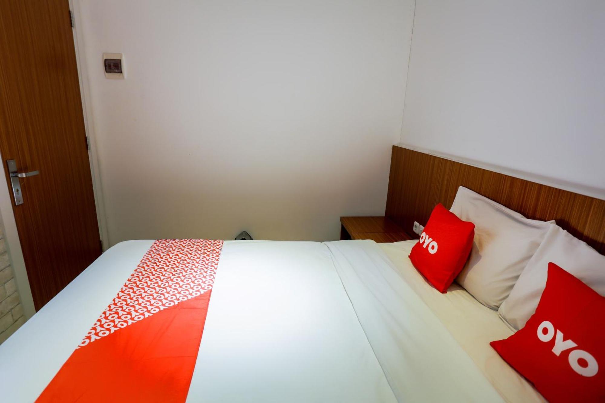 Super Oyo 3109 Point Inn Jakarta Exterior photo
